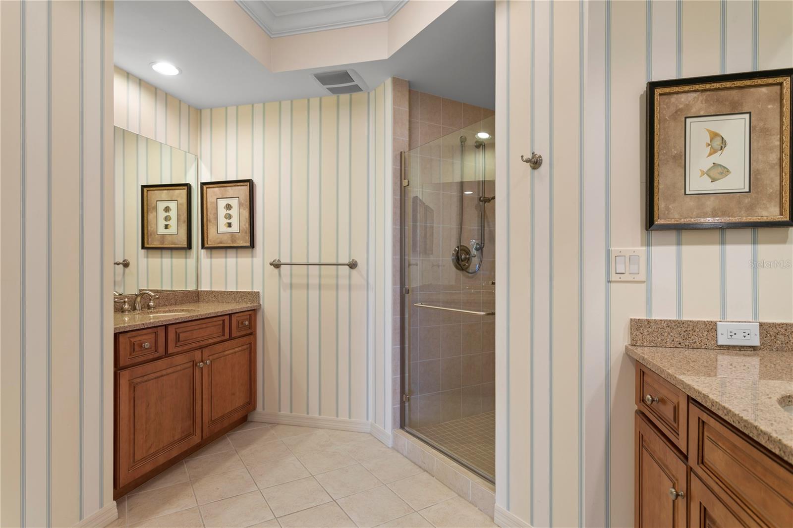 SERENO CONDO - Residential