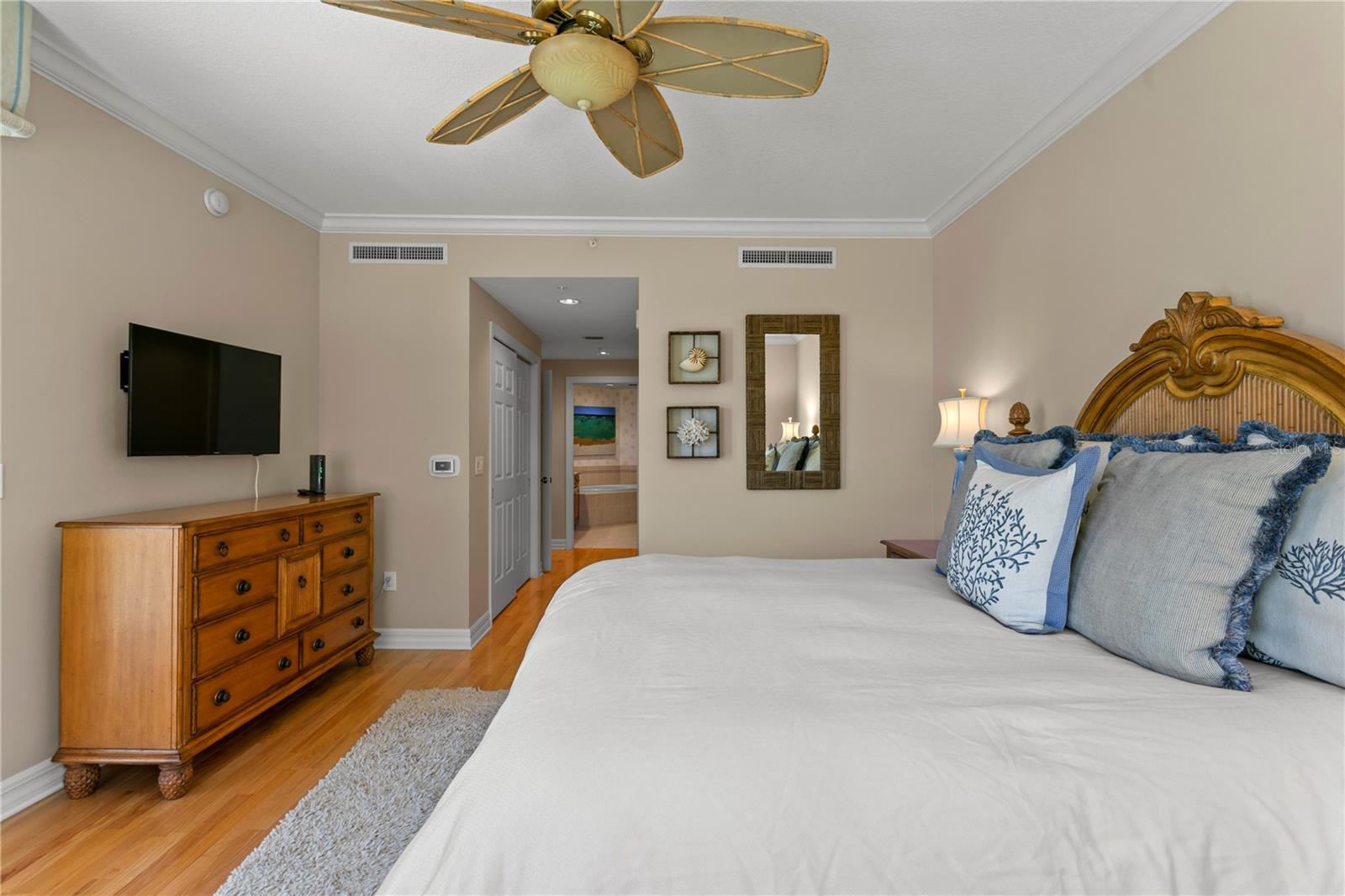 SERENO CONDO - Residential