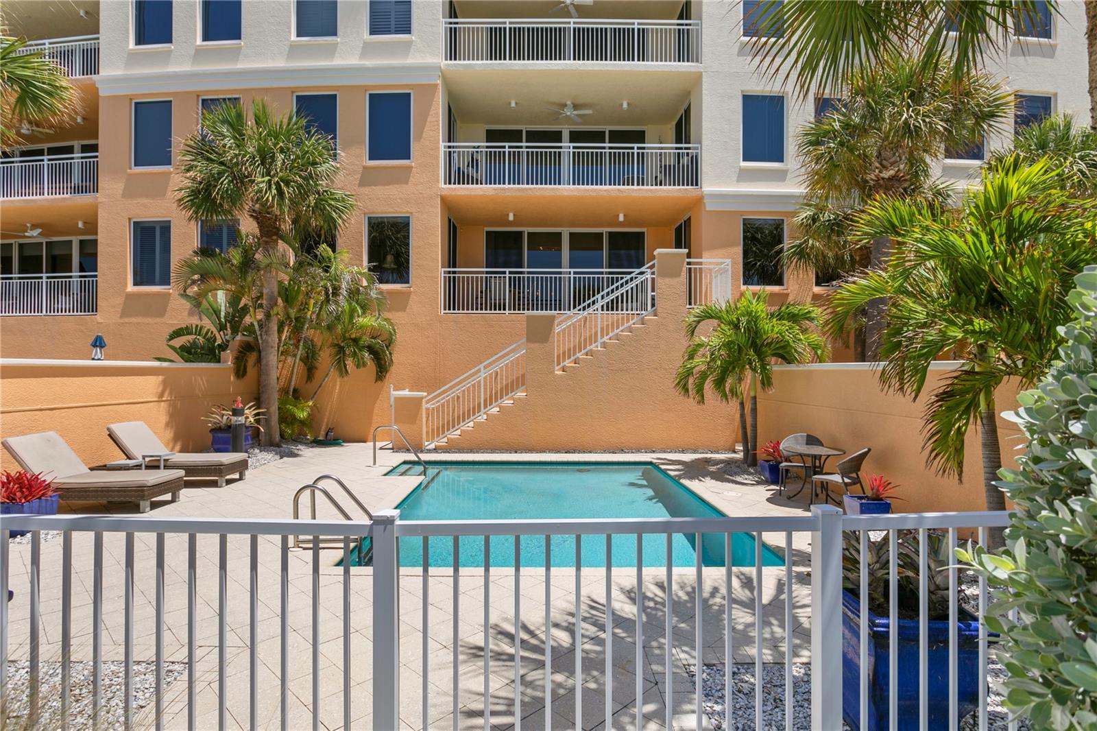 SERENO CONDO - Residential