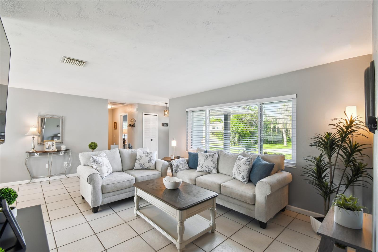909 WHITEWOOD DRIVE