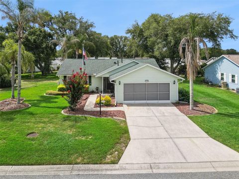 Photo of 25948 Newcombe Circle, Leesburg, FL 34748 (MLS # G5113155)