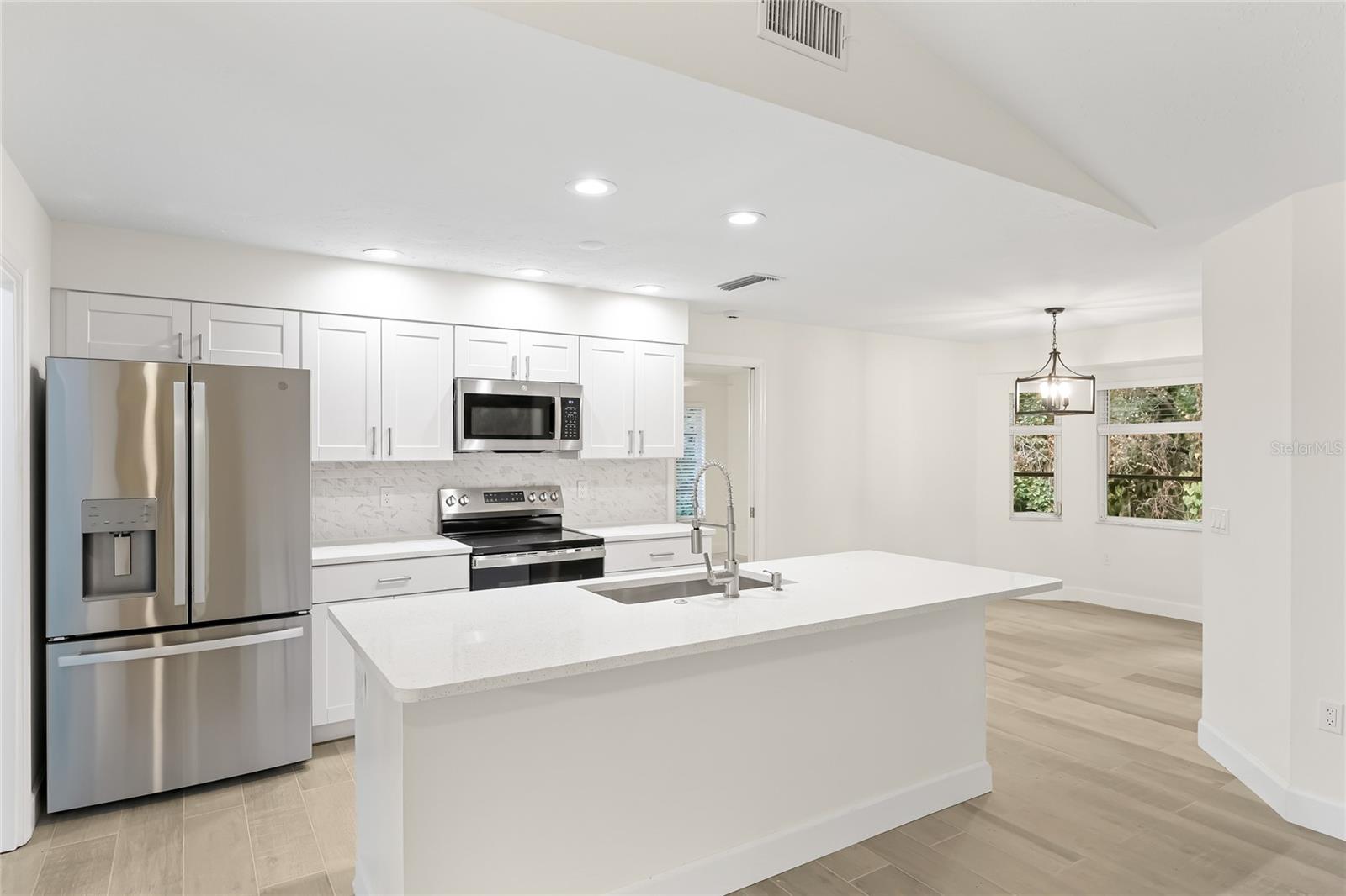 COLONIAL OAKS - Residential Lease