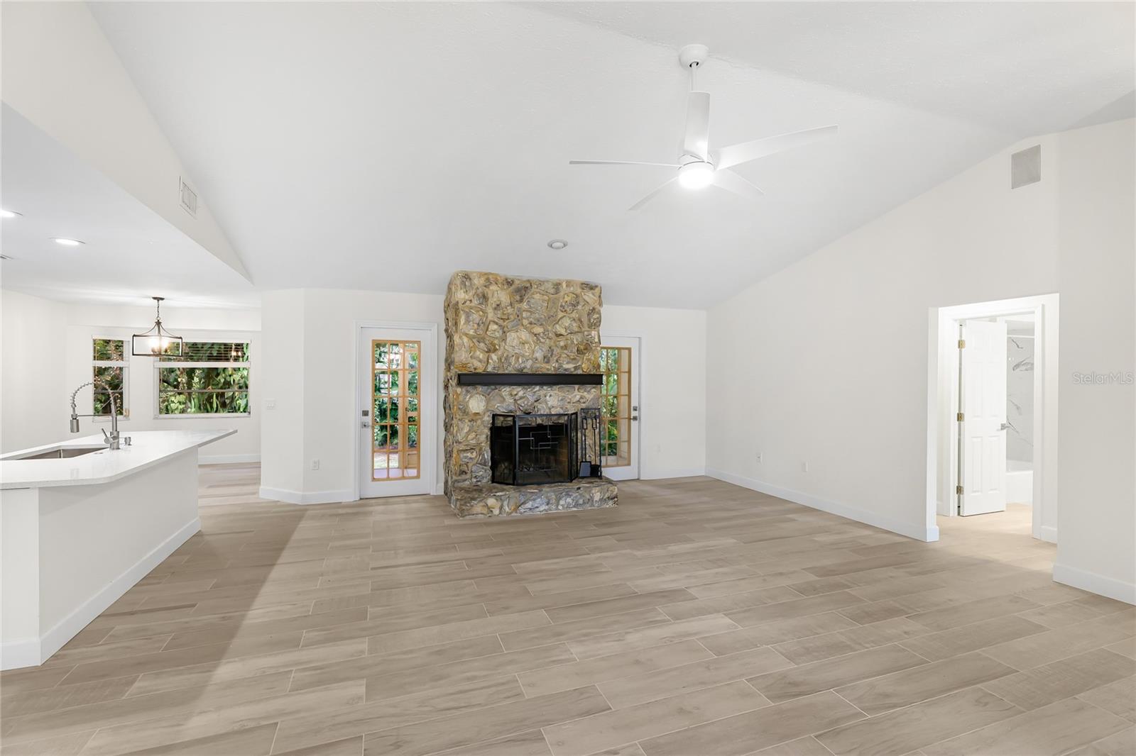 COLONIAL OAKS - Residential Lease