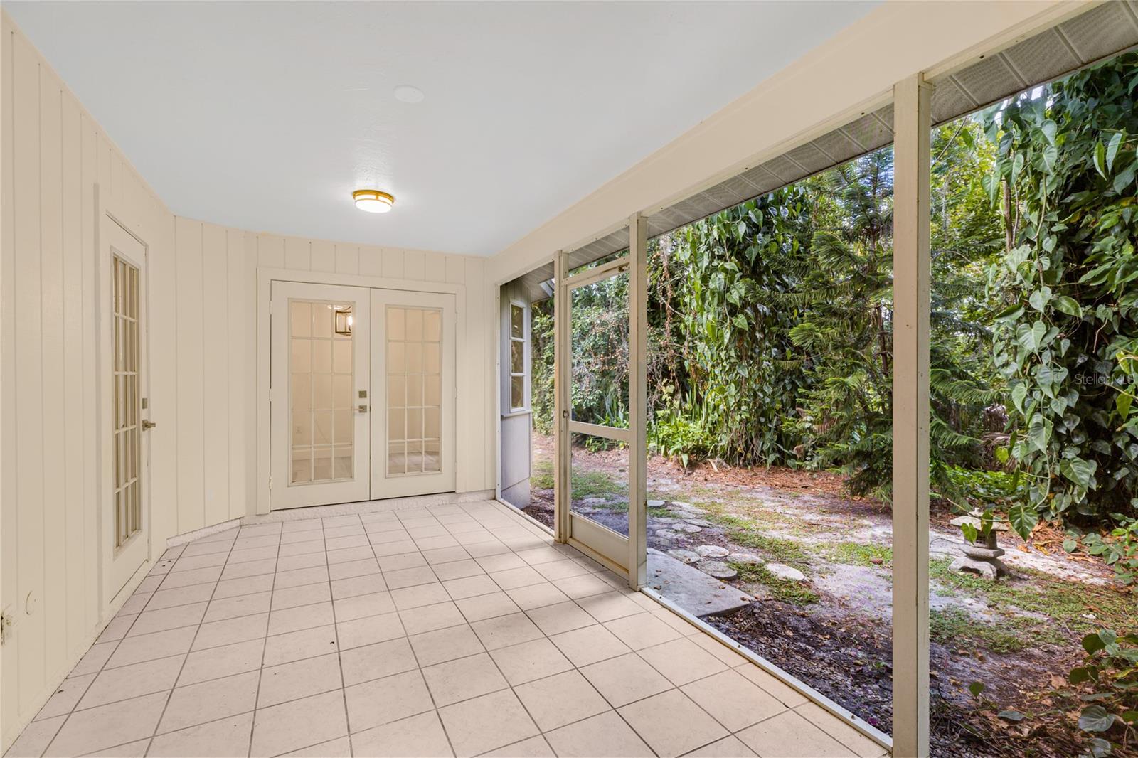 COLONIAL OAKS - Residential Lease