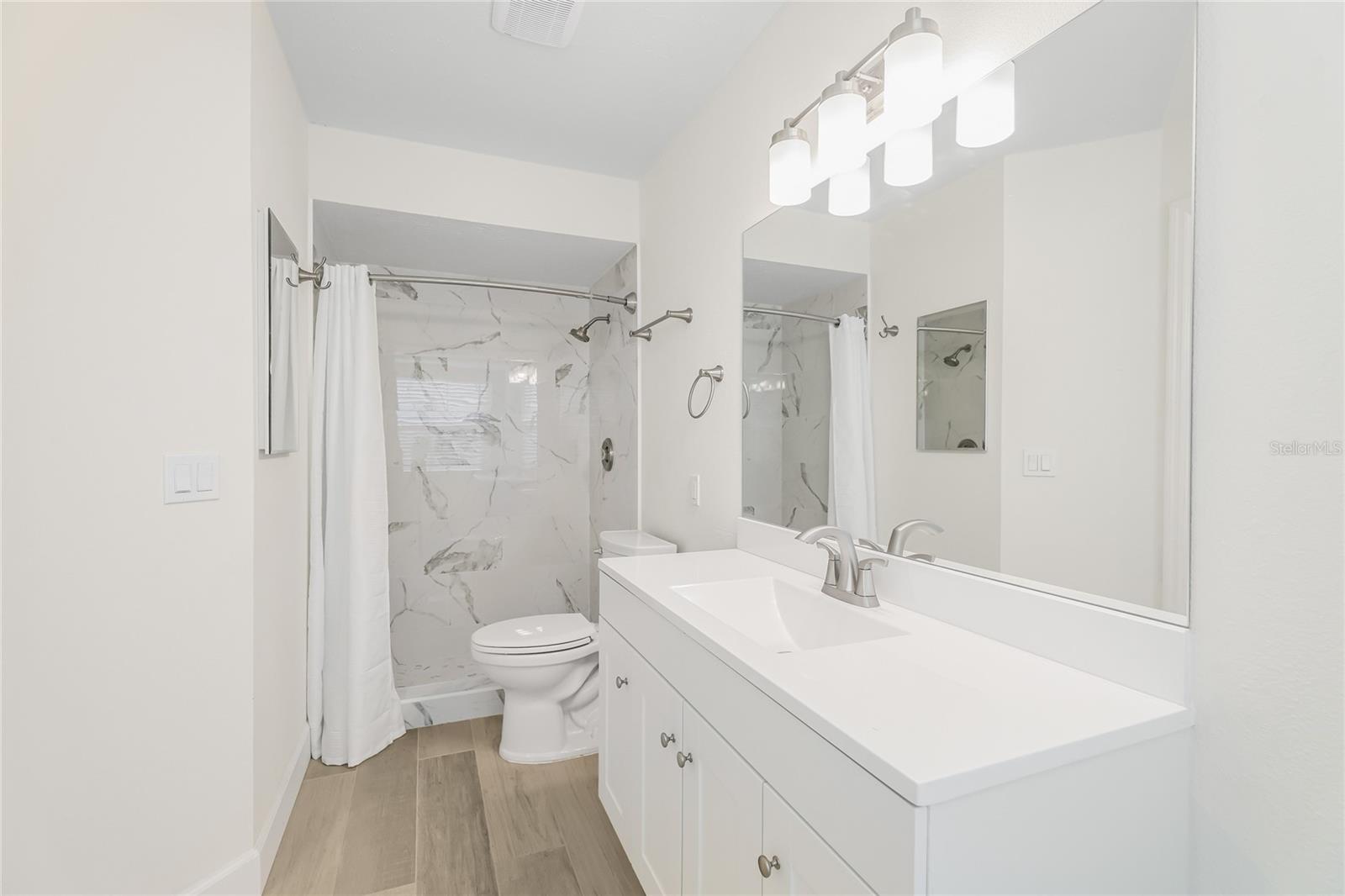 COLONIAL OAKS - Residential Lease