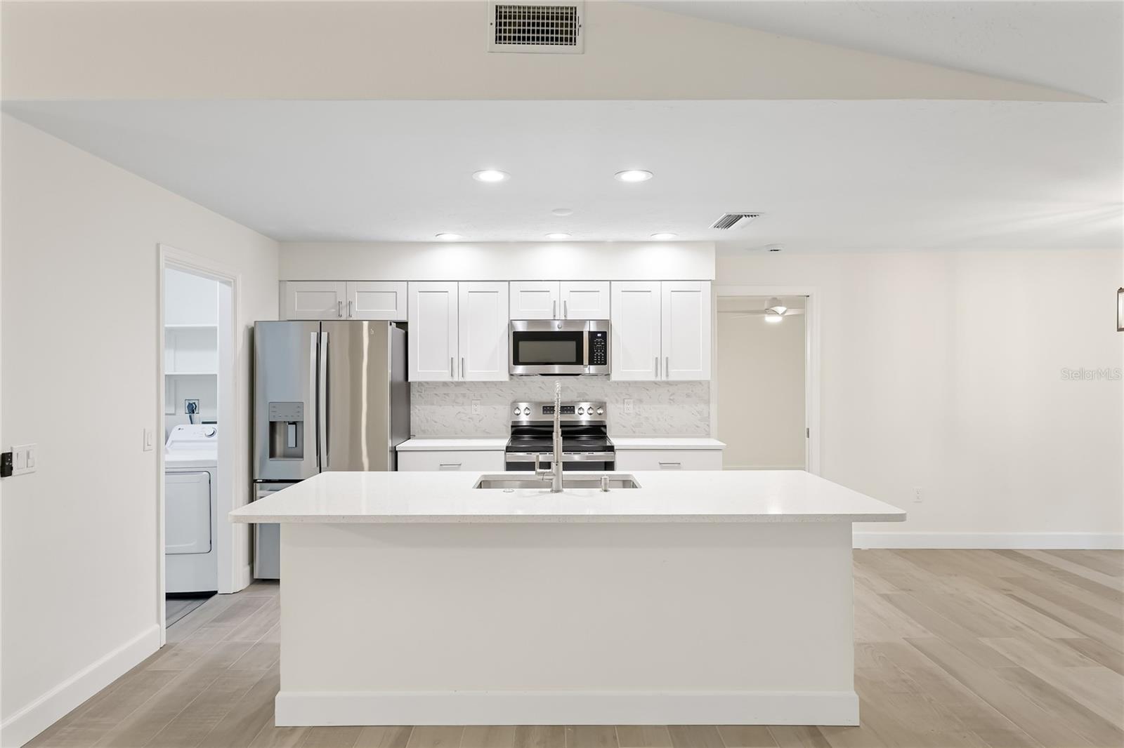 COLONIAL OAKS - Residential Lease
