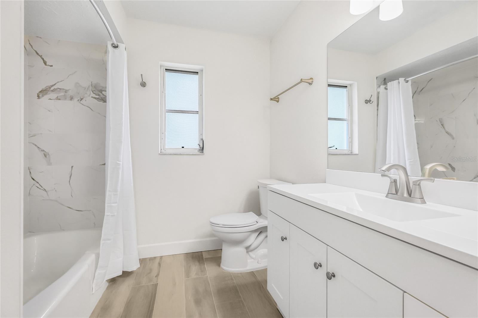 COLONIAL OAKS - Residential Lease
