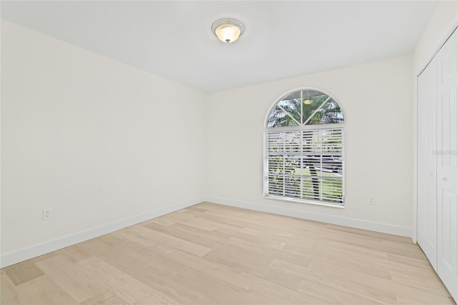 COLONIAL OAKS - Residential Lease