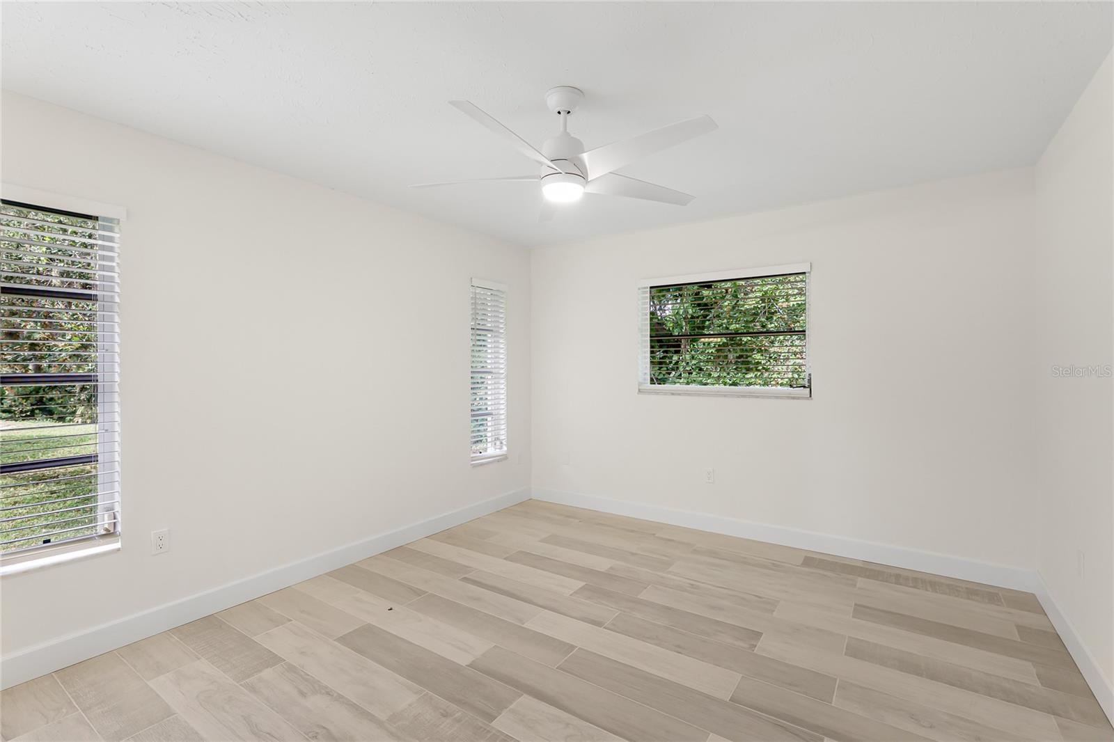 COLONIAL OAKS - Residential Lease