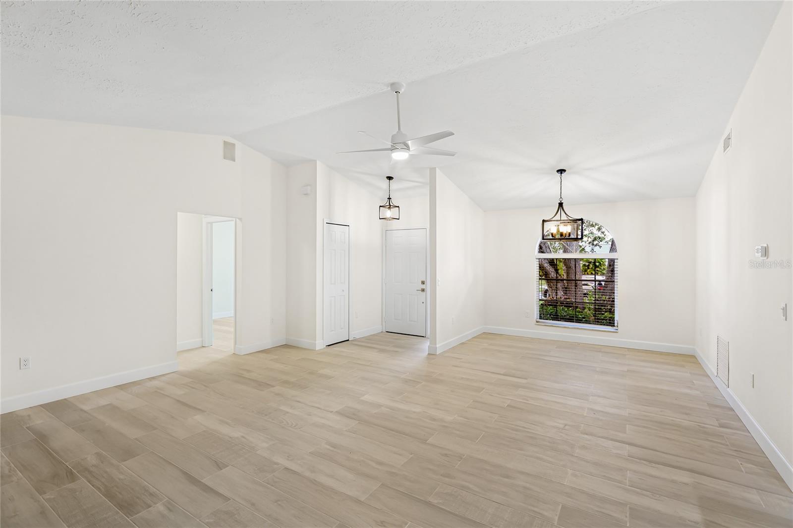 COLONIAL OAKS - Residential Lease