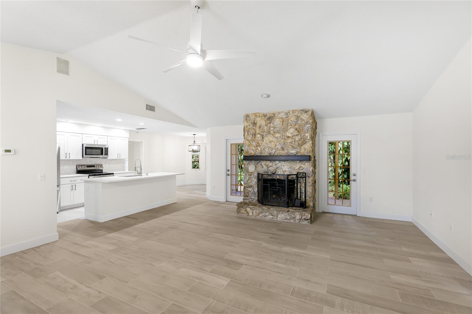 COLONIAL OAKS - Residential Lease