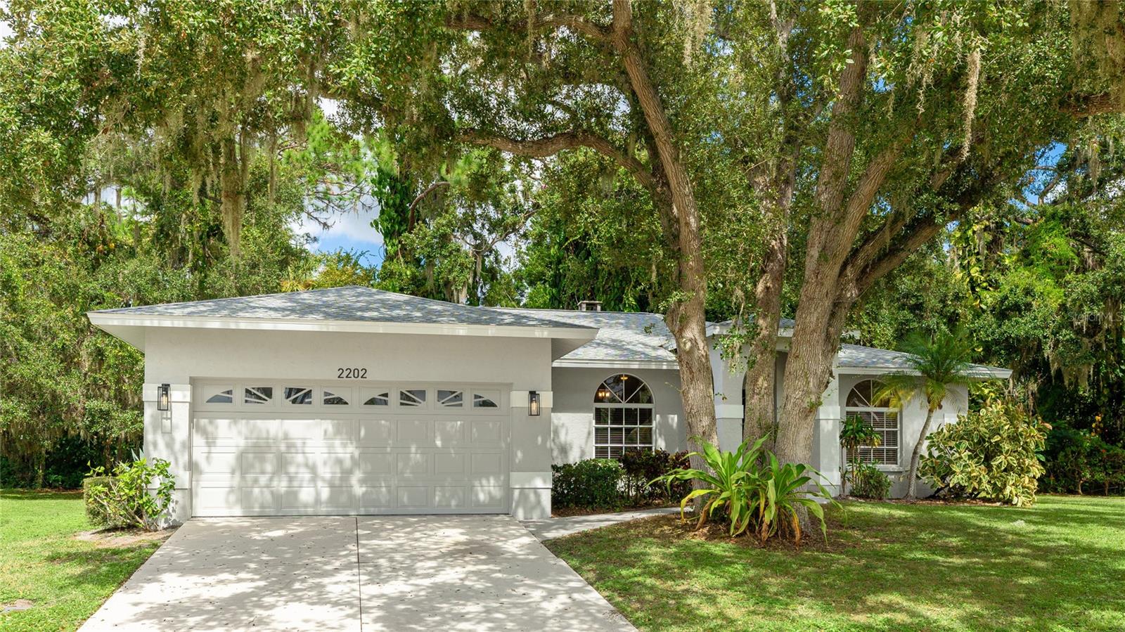 COLONIAL OAKS - Residential Lease