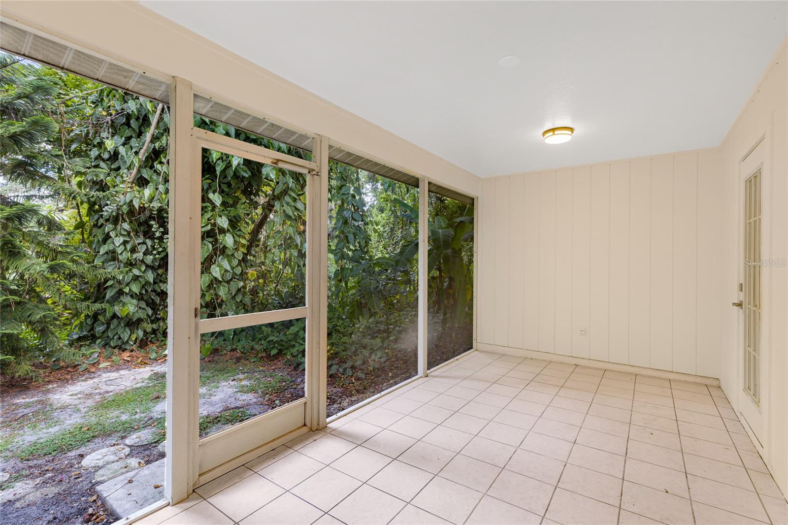 COLONIAL OAKS - Residential Lease