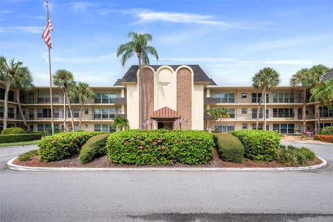 Photo of 4780 Cove Circle Street #103, St Petersburg, FL 33708 (MLS # TB8535393)