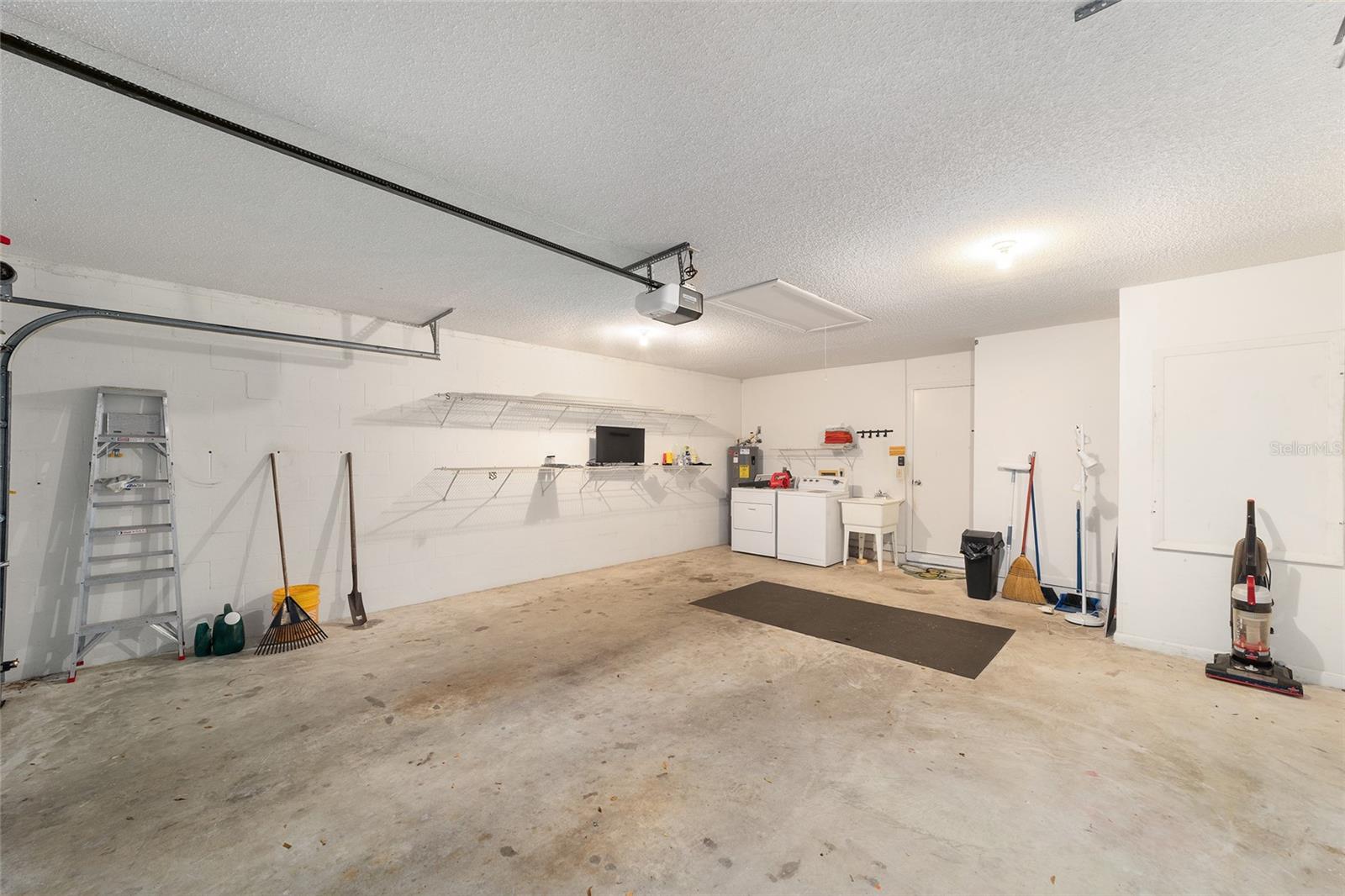 ON TOP OF THE WORLD - Residential