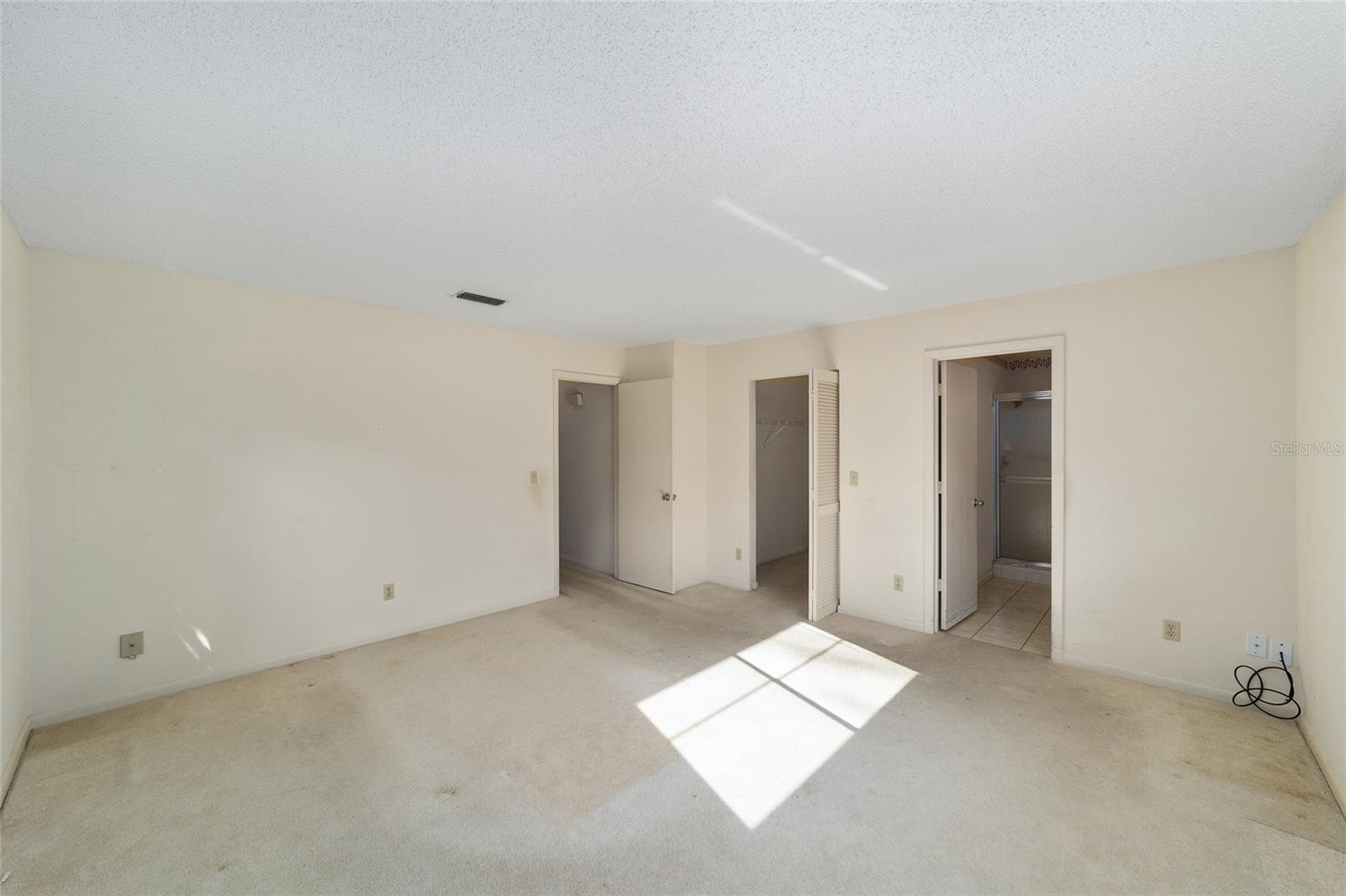 ON TOP OF THE WORLD - Residential