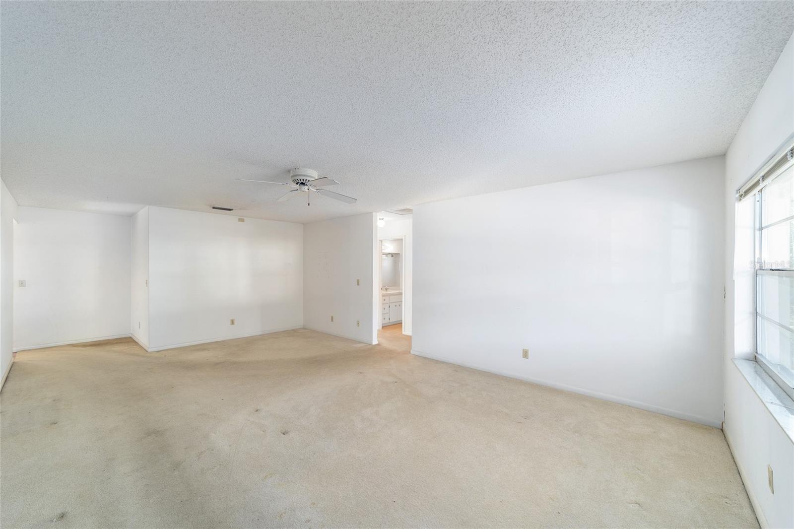 ON TOP OF THE WORLD - Residential