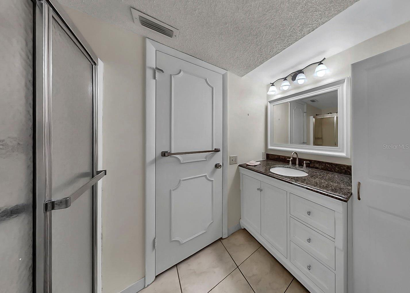 PENTHOUSE GROVES - Residential