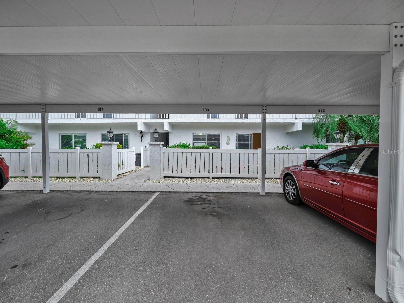 PENTHOUSE GROVES - Residential