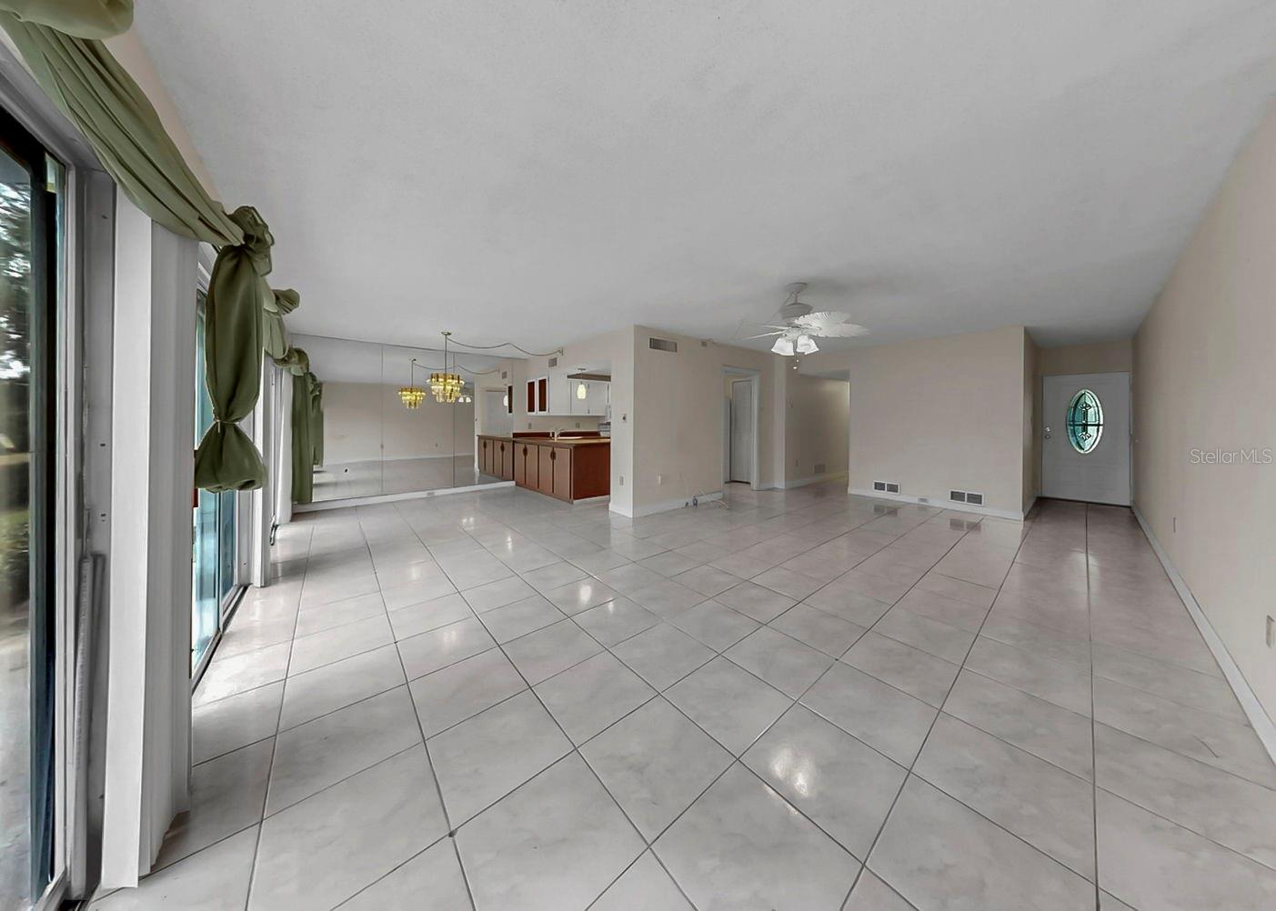 PENTHOUSE GROVES - Residential