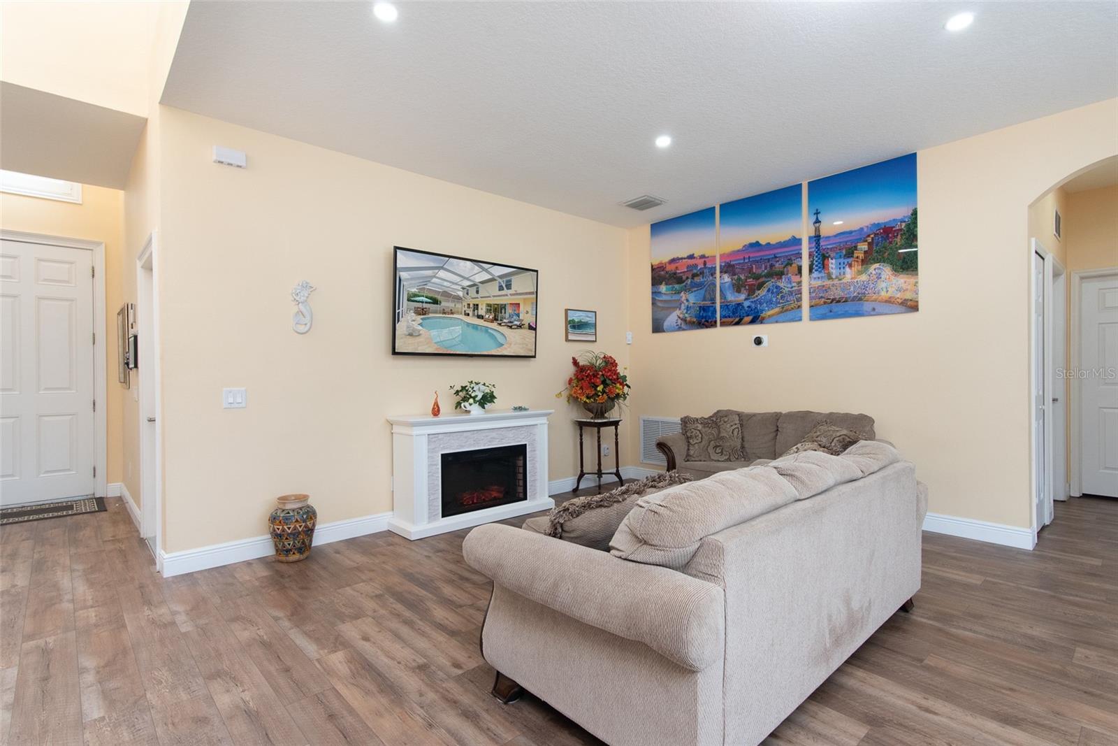 WILDERNESS LAKE PRESERVE - Residential