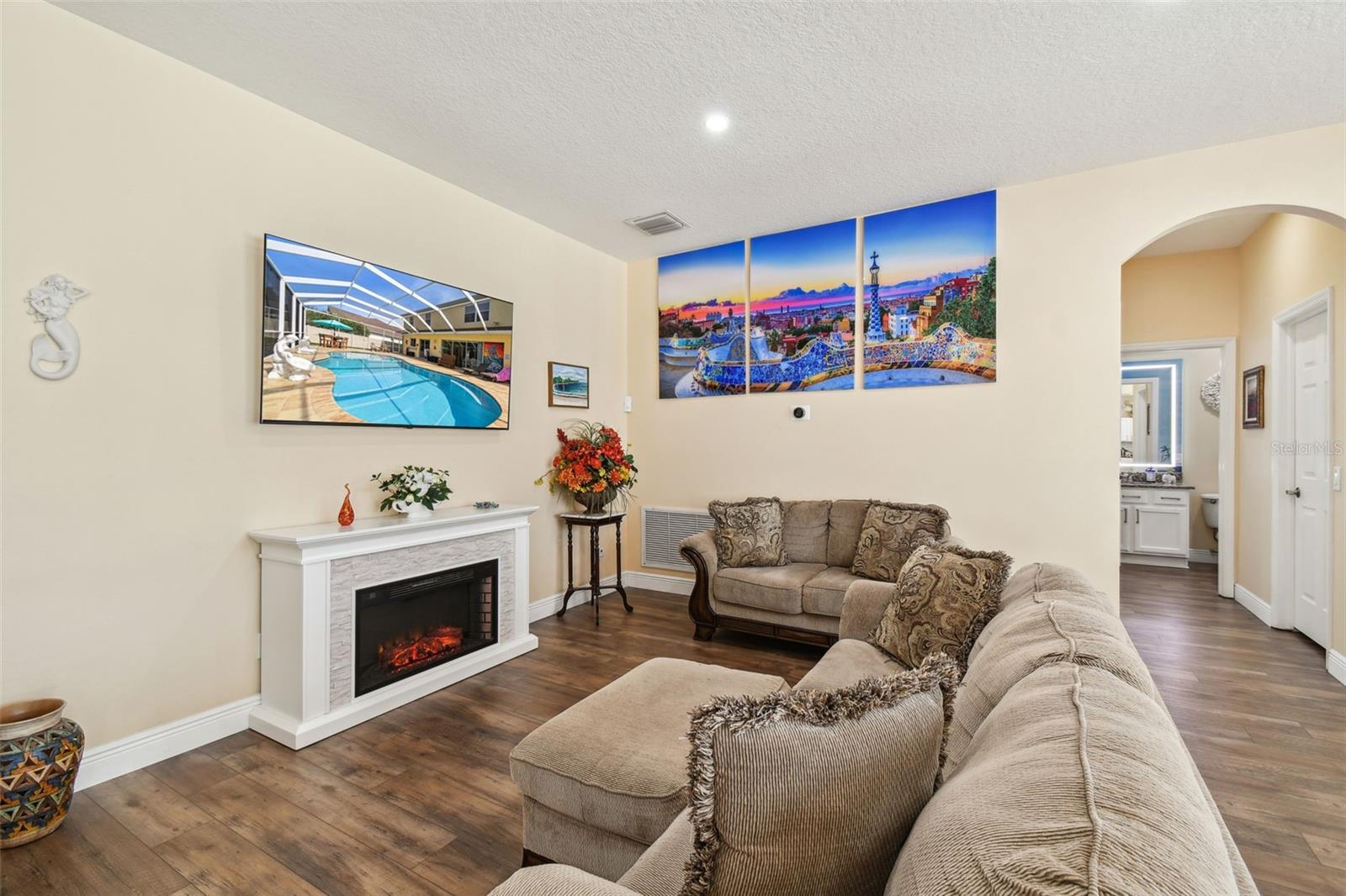 WILDERNESS LAKE PRESERVE - Residential