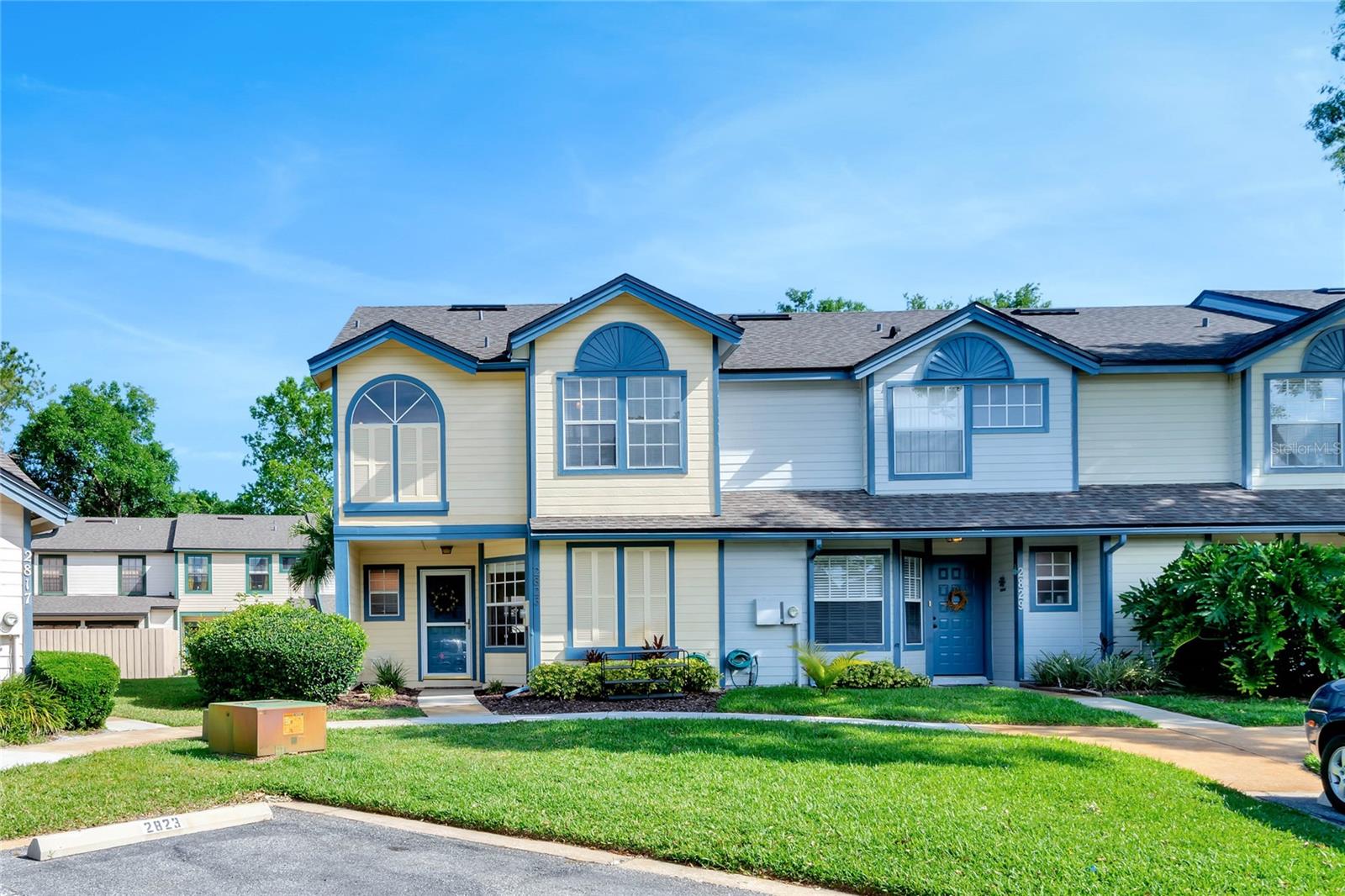 This townhome in Wekiva Reserve is a great opportunity for anyone looking for a spacious and conveniently located home in a highly sought-after community. Home is located in the top-rated Seminole County School District, zoned for Lake Brantley High School.
Home features 3 bedrooms and 2.5 baths, this townhome provides plenty of space for comfortable living. The open floor plan, large family/dining room area, and eat-in kitchen area all offer ample space for relaxing and entertaining. The screened patio is a great feature for those who enjoy outdoor living. Take advantage of the community tennis court and the newly renovated community pool. These amenities provide additional opportunities for recreation and exercise.
In addition to the great amenities within the community, Wekiva Reserve is also conveniently located near shopping, restaurants, and major roads, making it easy to get around and enjoy all that the area has to offer.