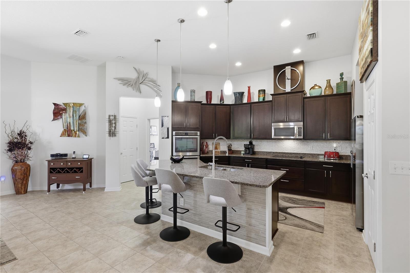 124 S HUMMINGBIRD PLACE