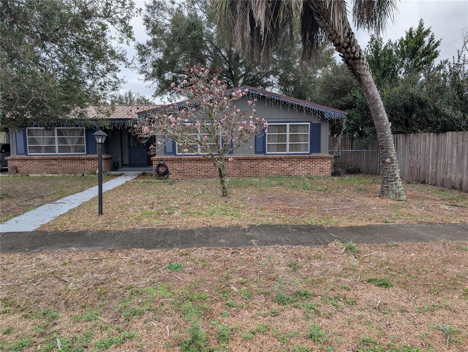 2256 W GREENWAY PLACE