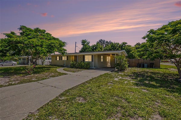 6515 3RD STREET CT W, BRADENTON, FL 34207 - Image 2ee7c7e6f2f7a972cfd9922accb547f4/2324703974