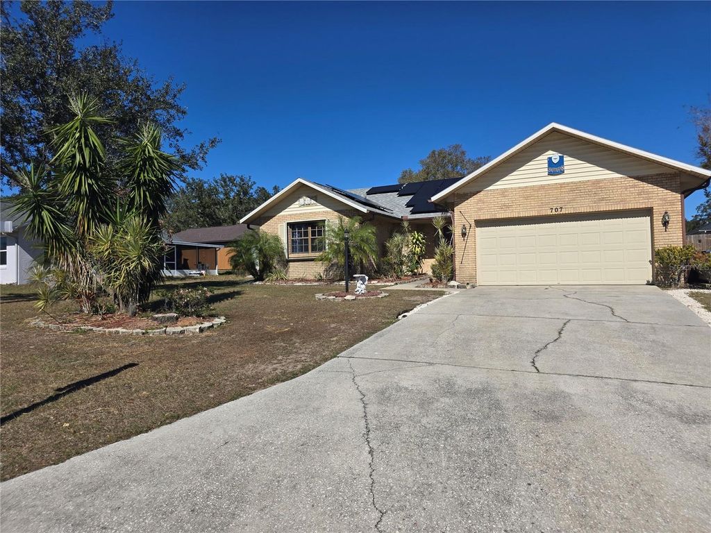 Photo of 707 Cambridge Way, Lake Wales, FL 33853 (MLS # P4937656)