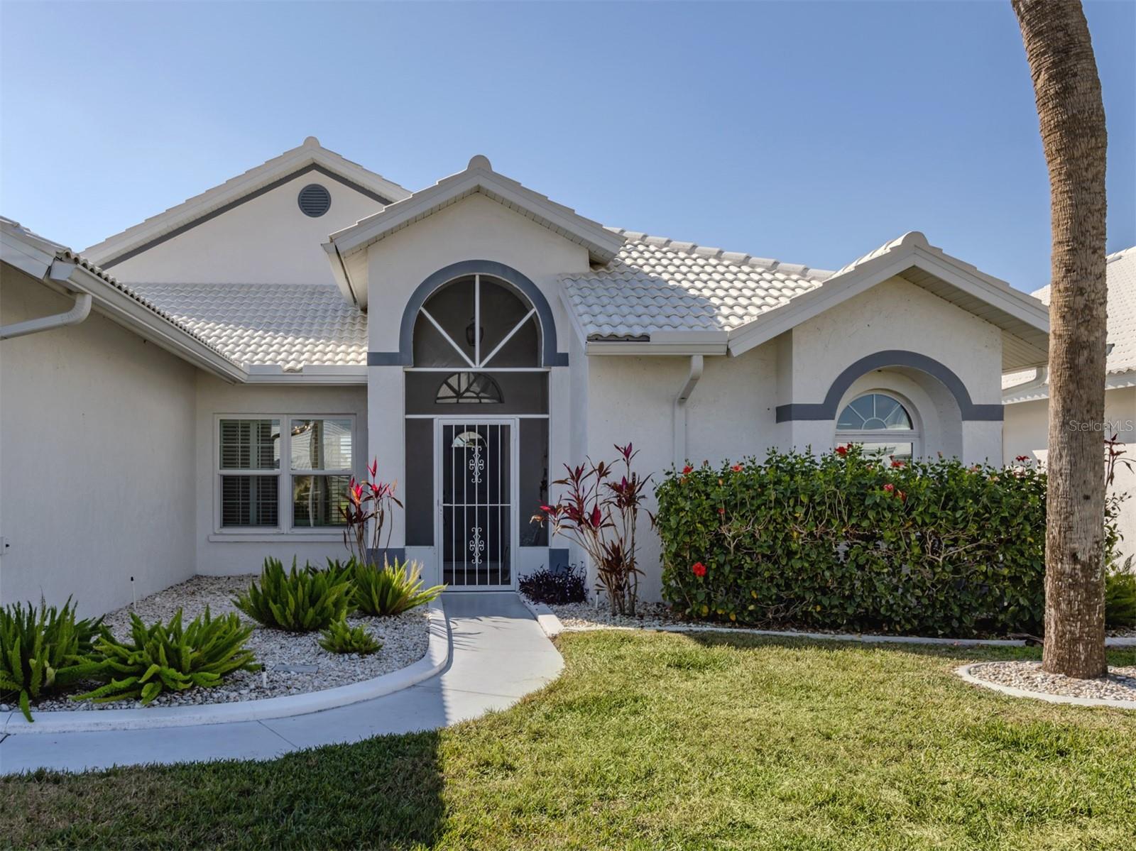 1572 JASPER COURT
