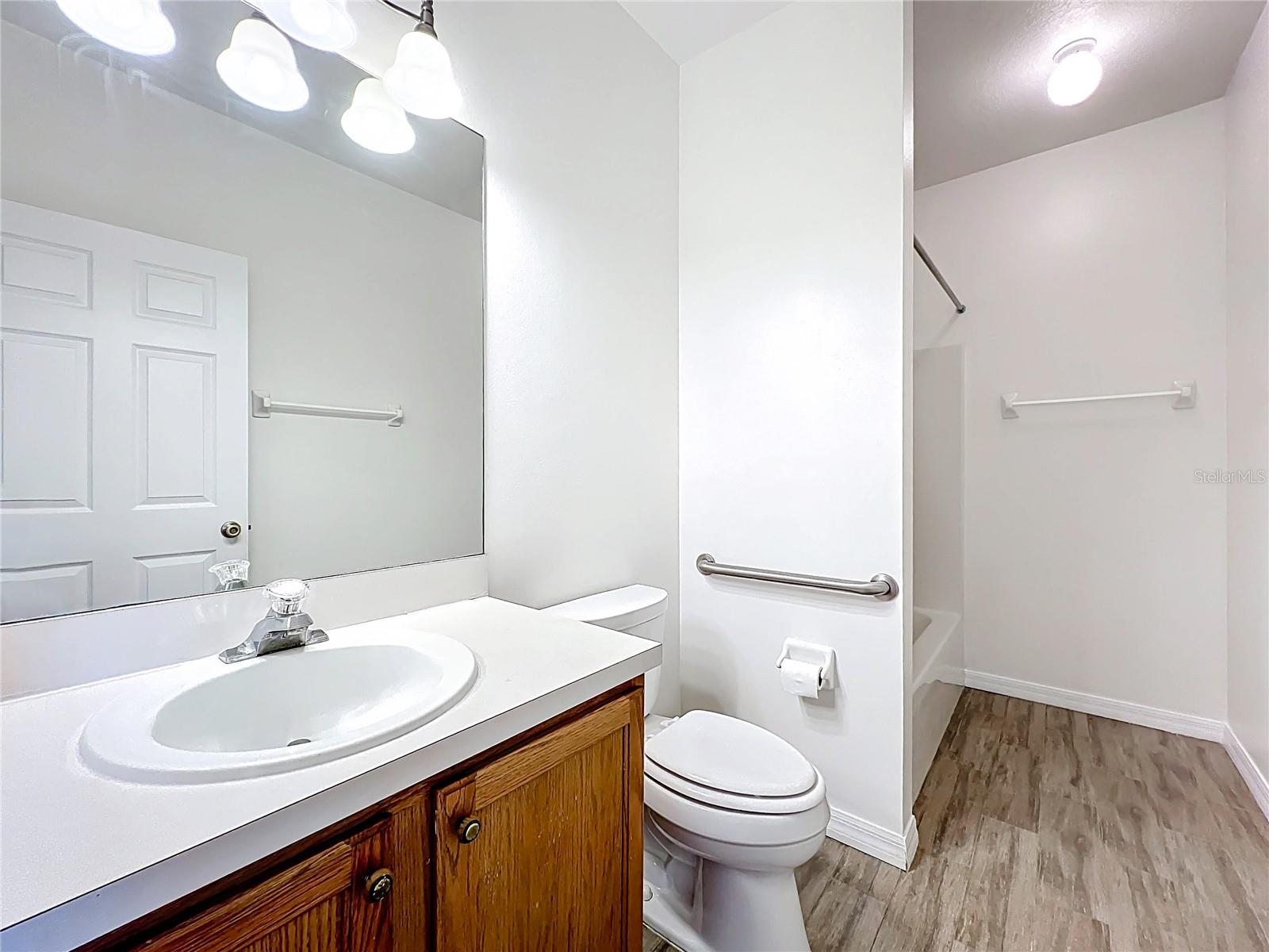 BARRINGTON PH 02 - Residential Lease