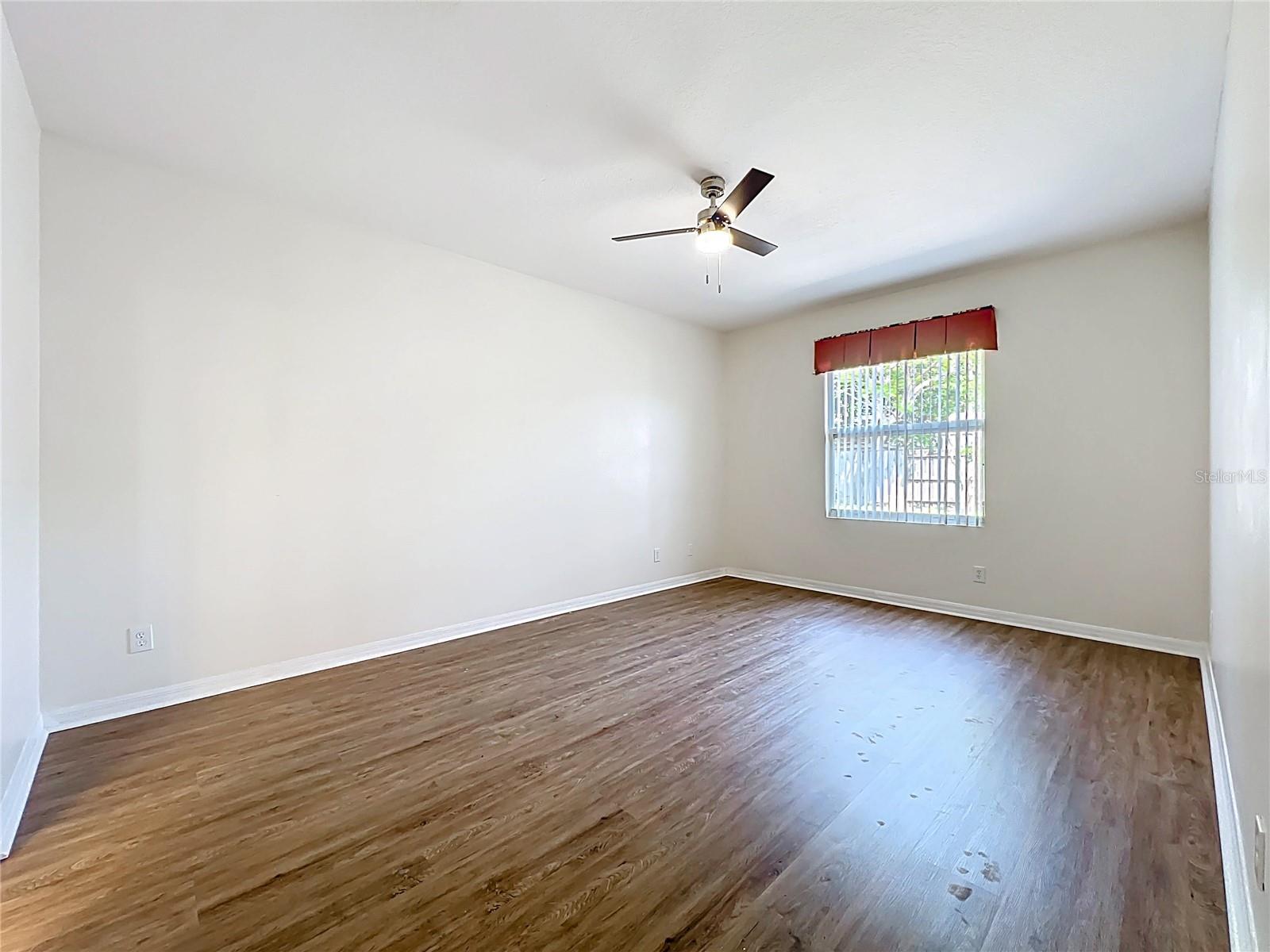 BARRINGTON PH 02 - Residential Lease