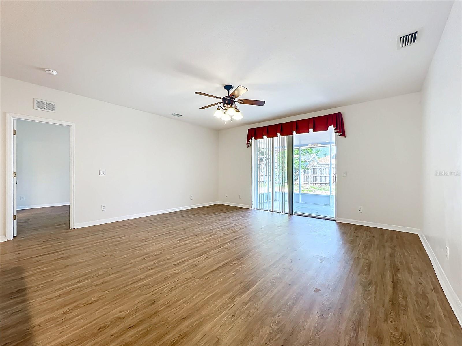 BARRINGTON PH 02 - Residential Lease