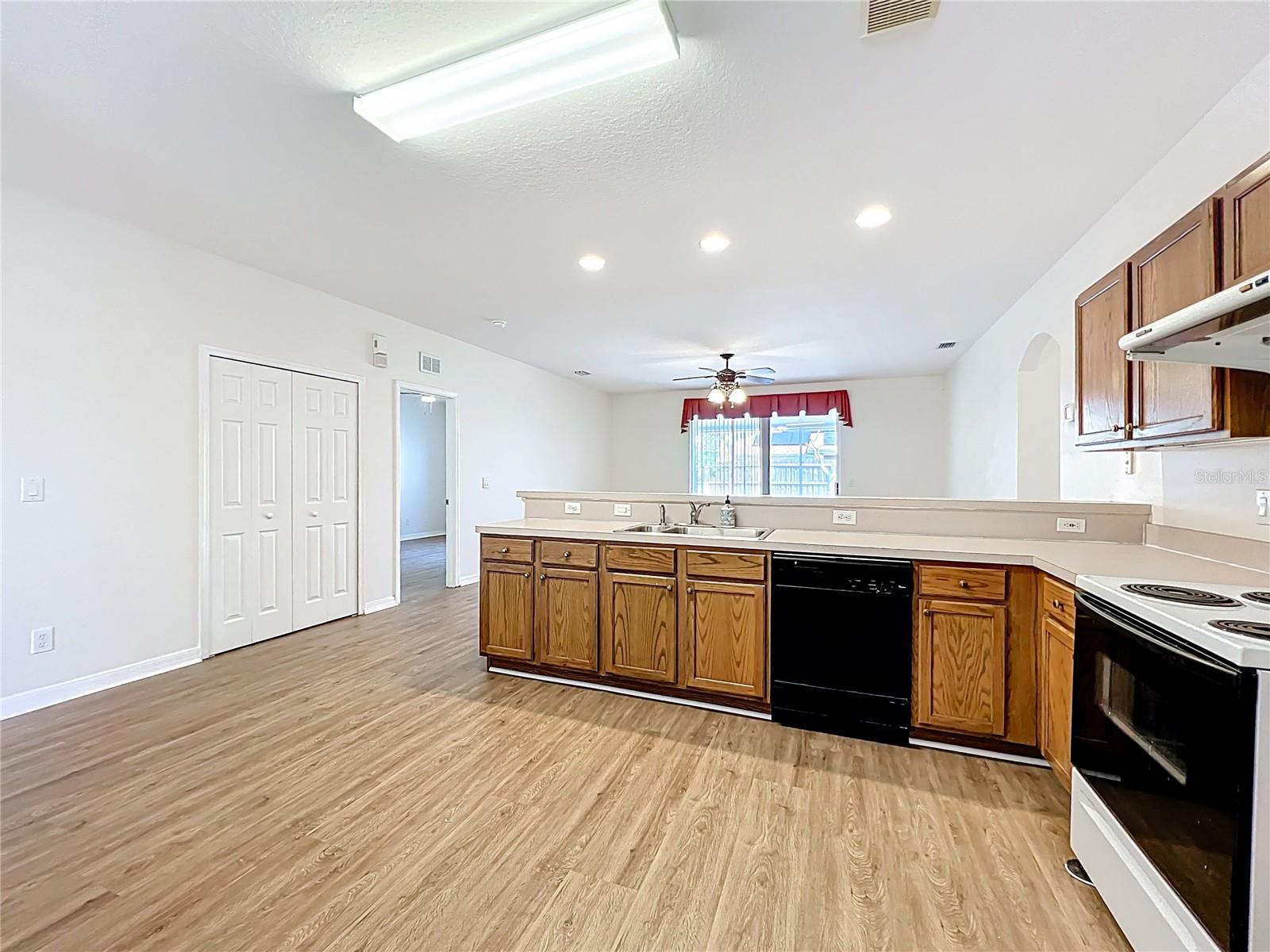 BARRINGTON PH 02 - Residential Lease