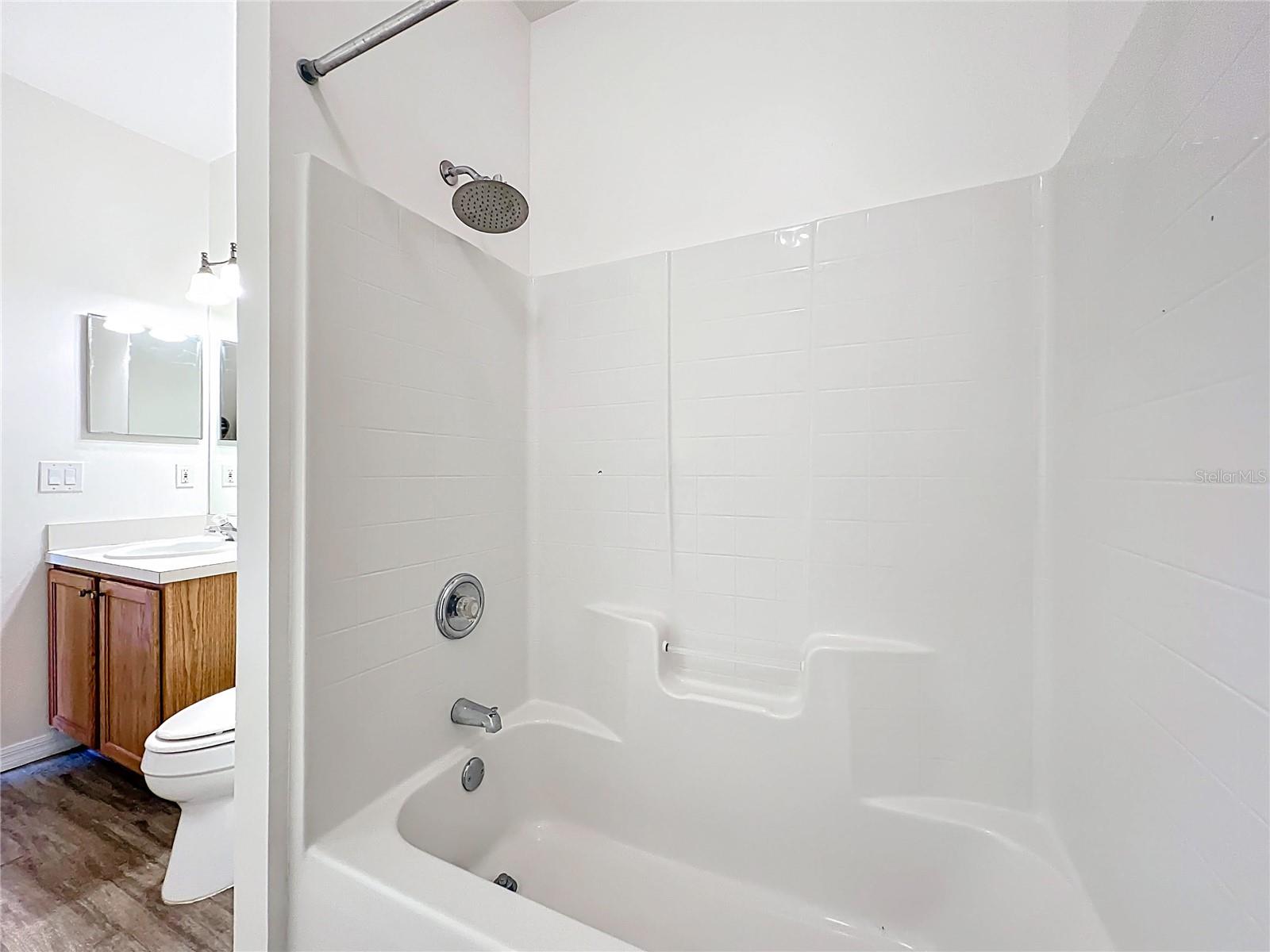 BARRINGTON PH 02 - Residential Lease