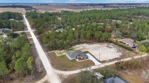 A home in DUNNELLON