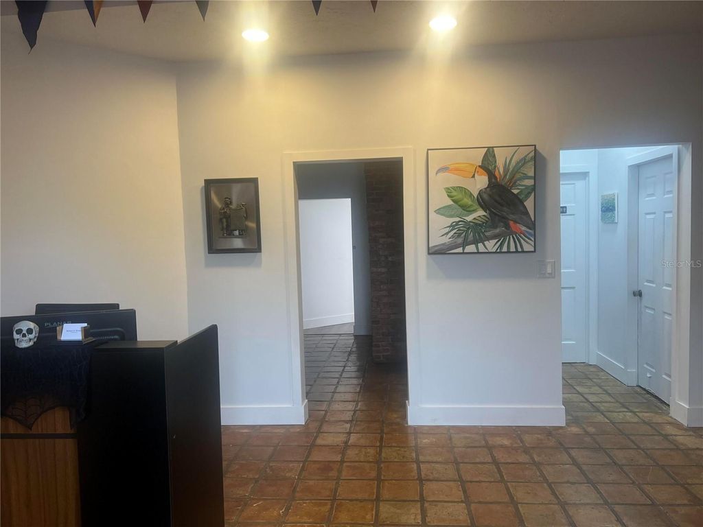 Photo of 856 2nd Avenue N, St Petersburg, FL 33701 (MLS # O6356925)