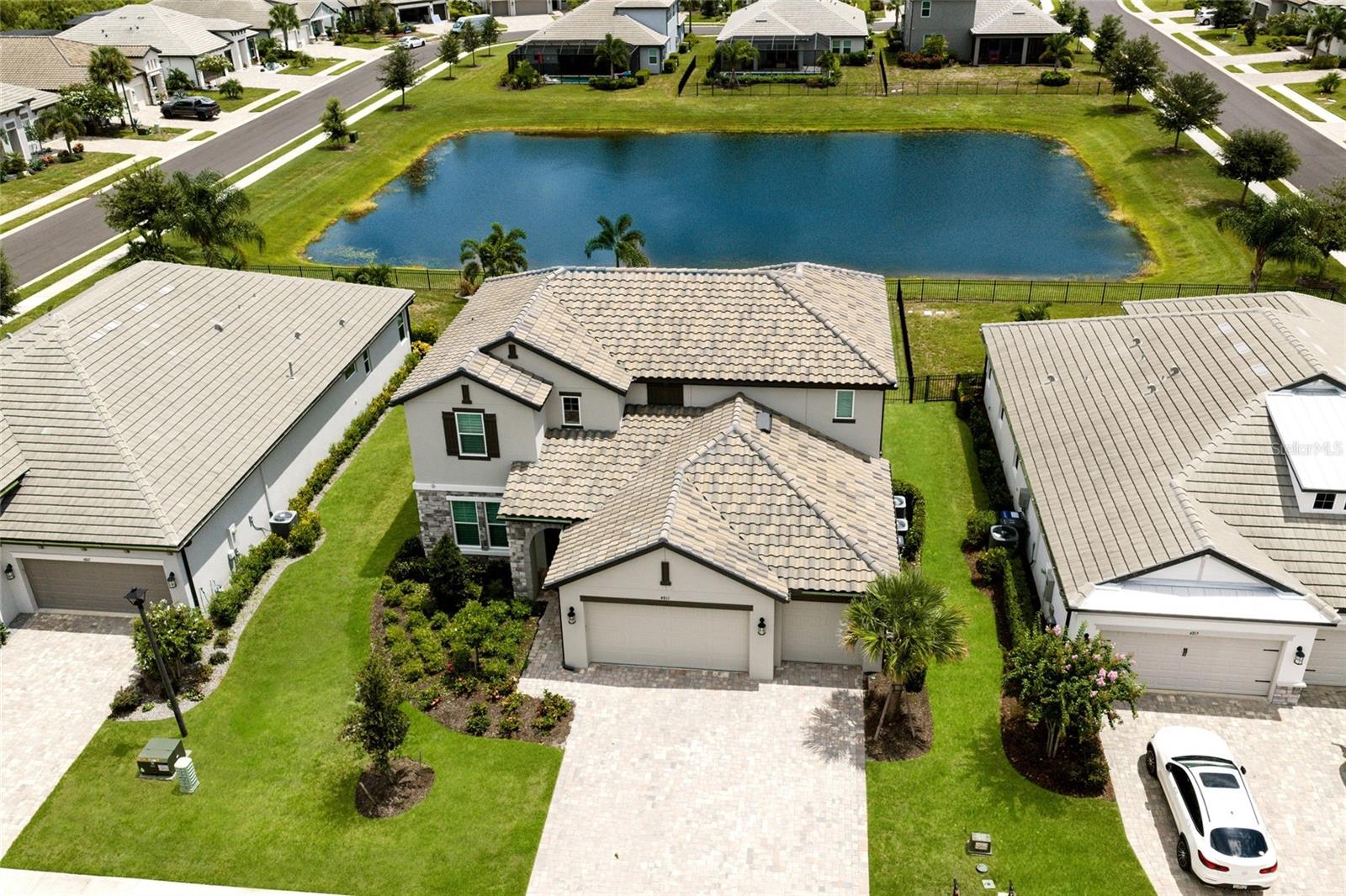4811 HONEY DEW LANE