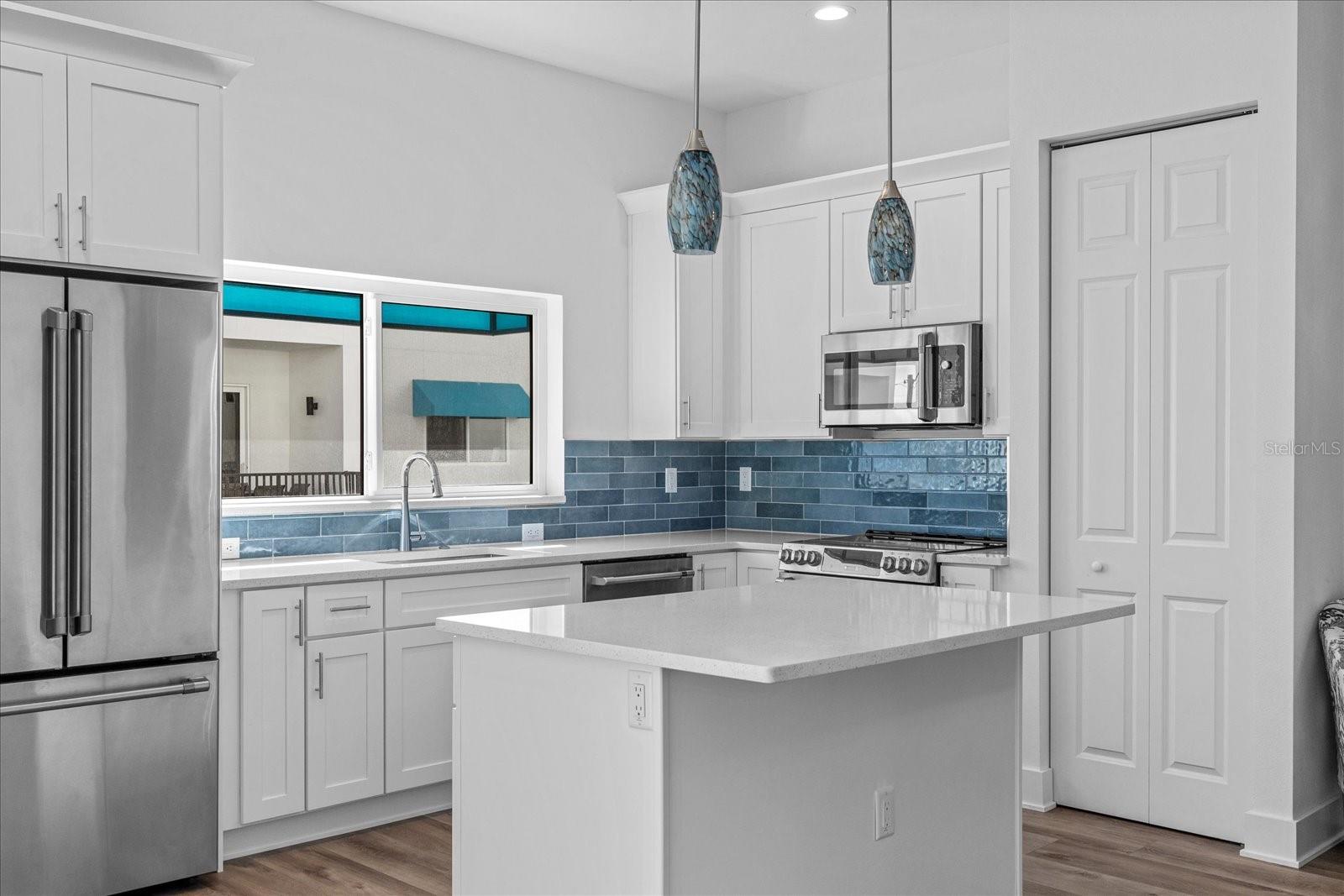 AZUL TWNHMS CONDO - Residential