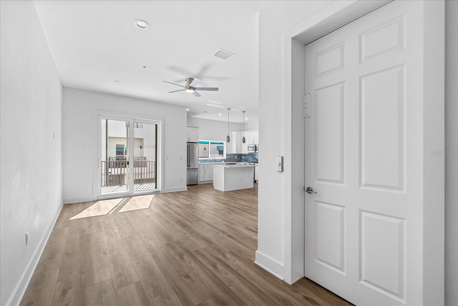 AZUL TWNHMS CONDO - Residential