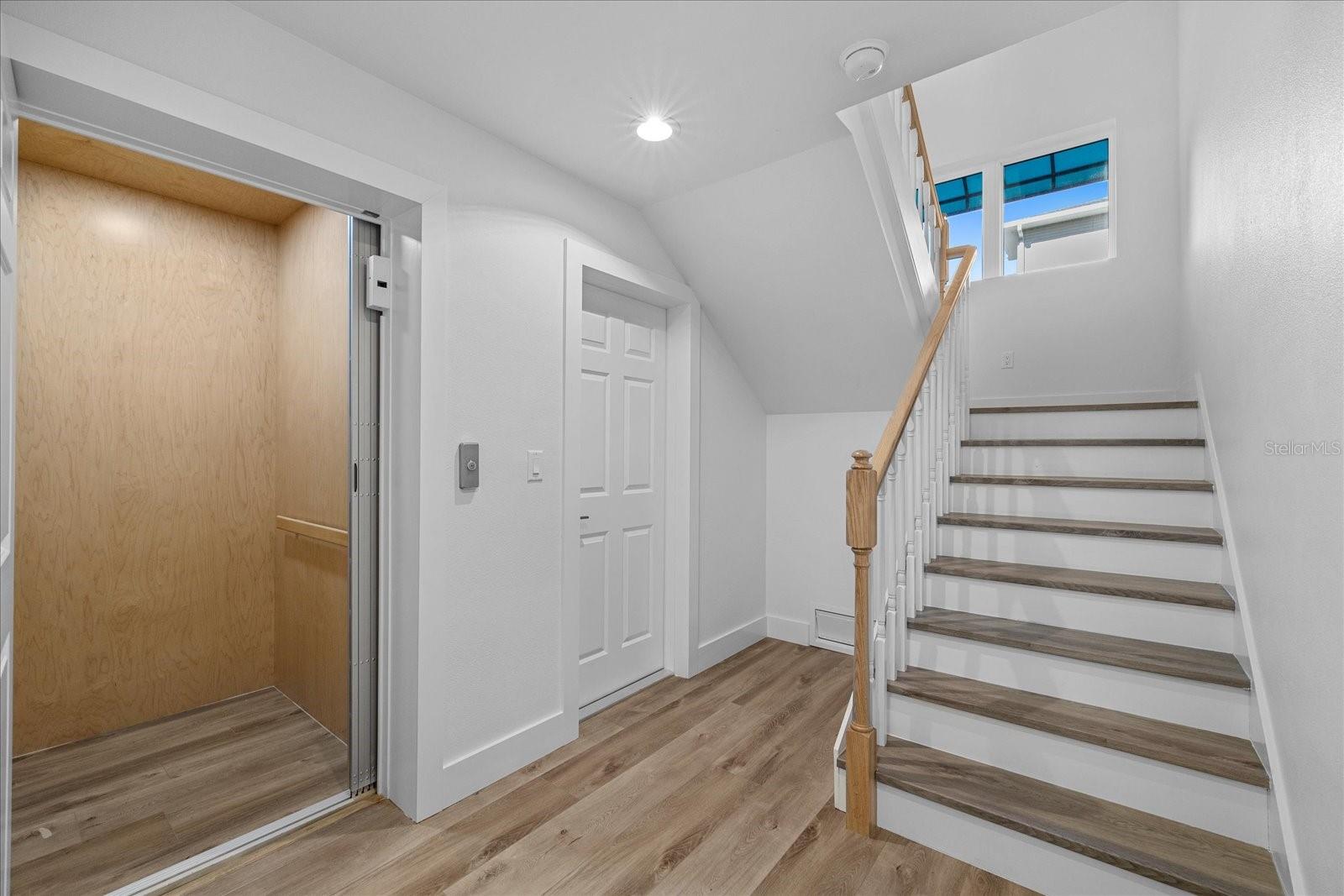 AZUL TWNHMS CONDO - Residential