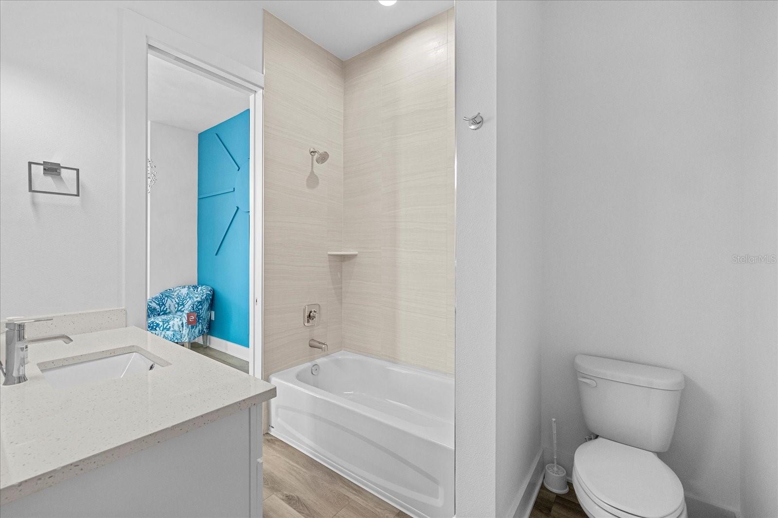 AZUL TWNHMS CONDO - Residential