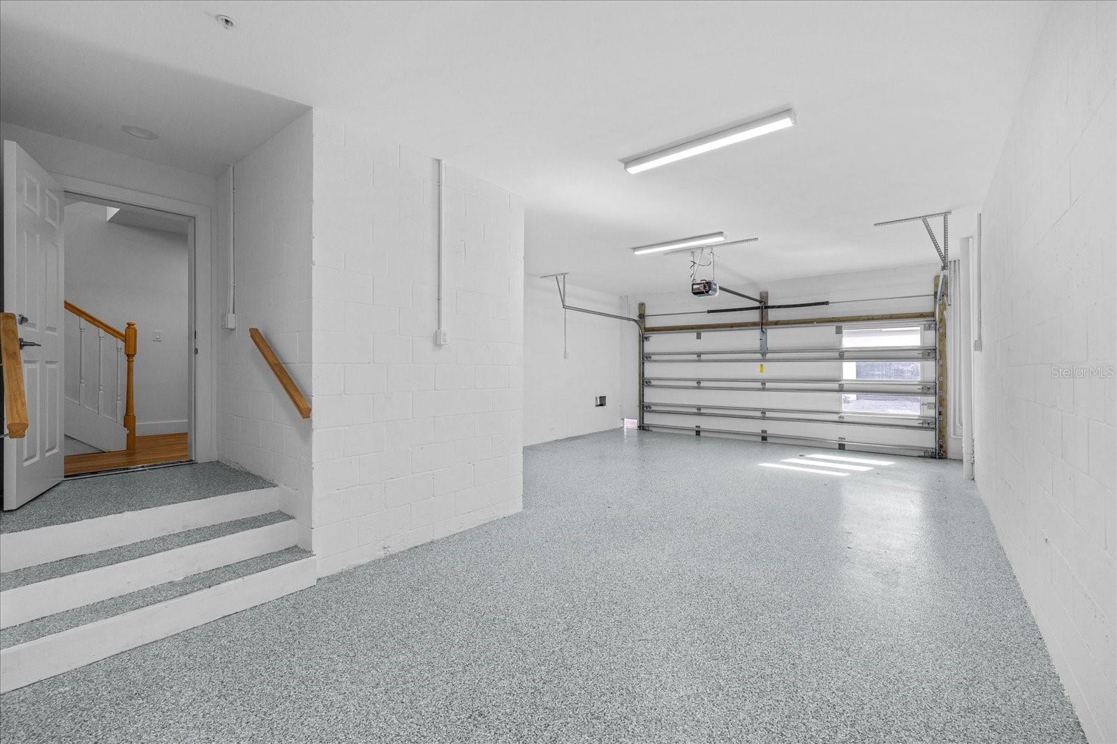 AZUL TWNHMS CONDO - Residential