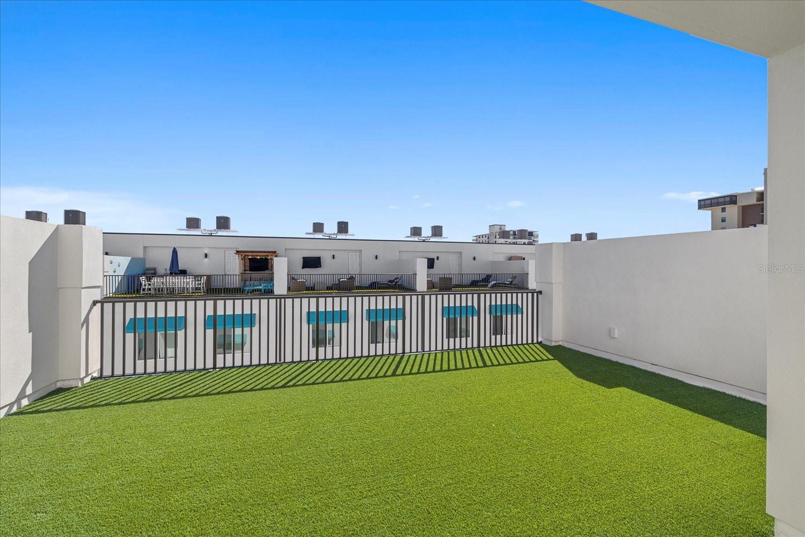 AZUL TWNHMS CONDO - Residential