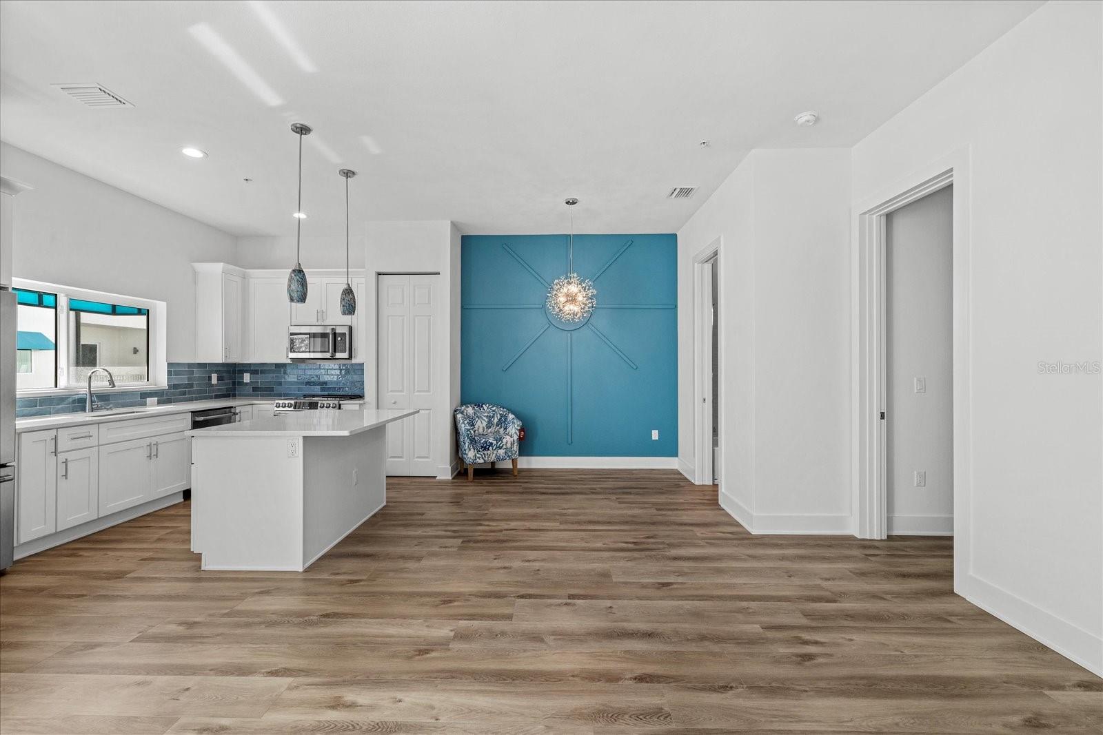 AZUL TWNHMS CONDO - Residential