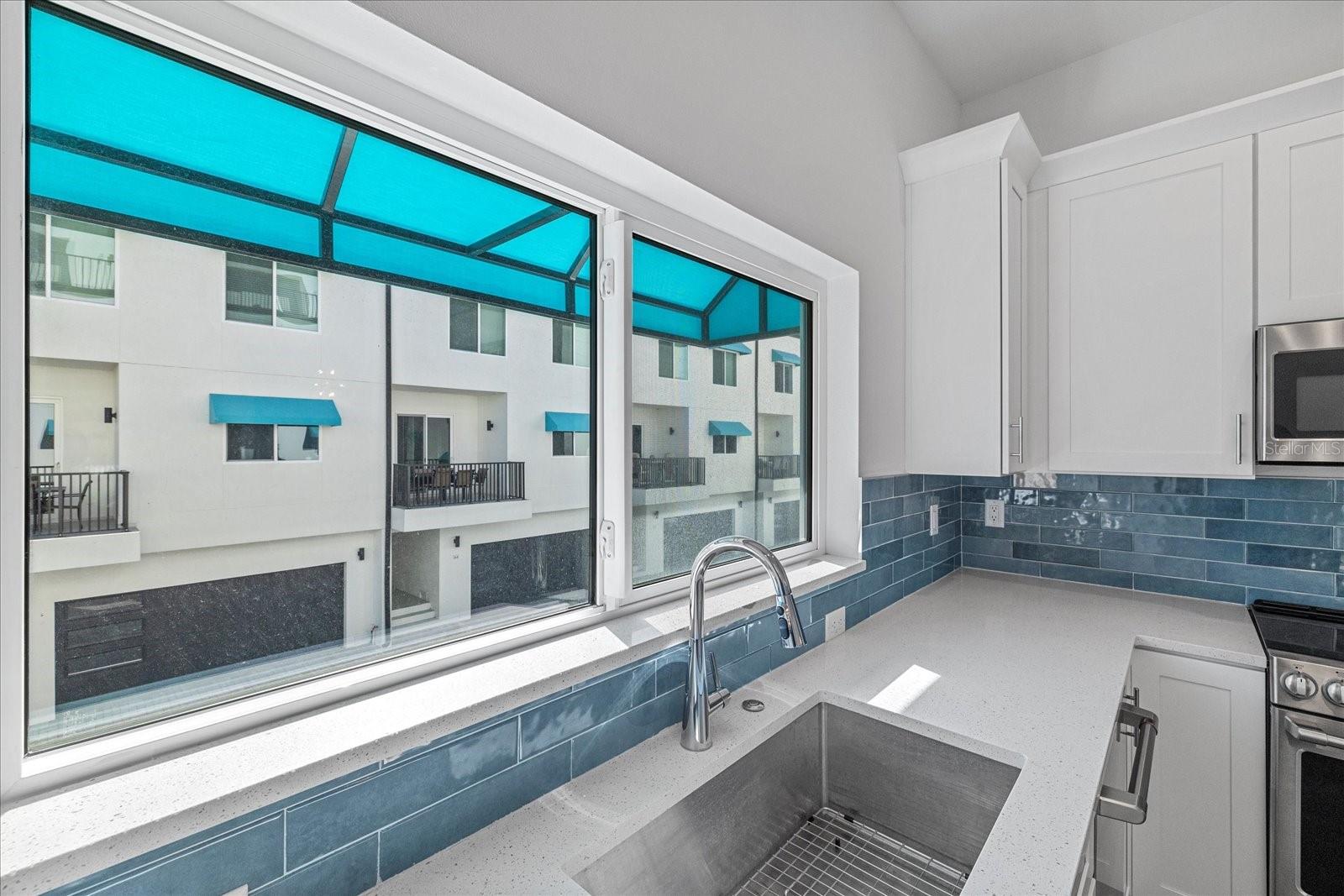 AZUL TWNHMS CONDO - Residential