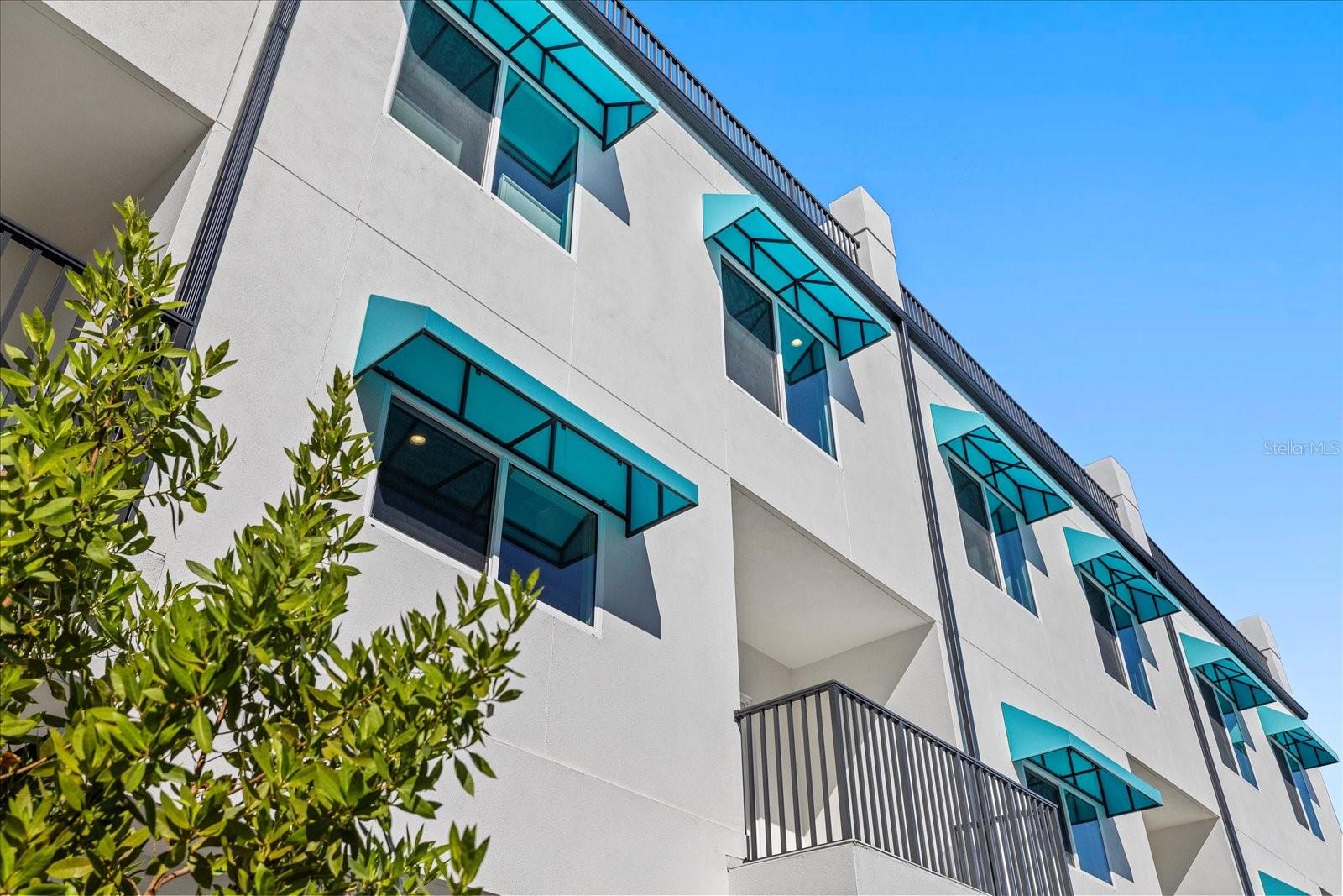 AZUL TWNHMS CONDO - Residential