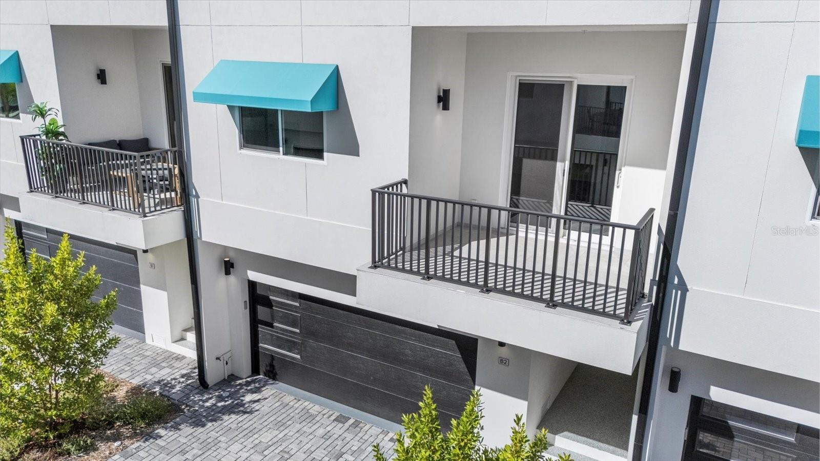 AZUL TWNHMS CONDO - Residential